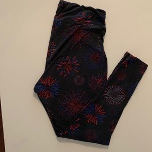 Lularoe fireworks legging size TC2